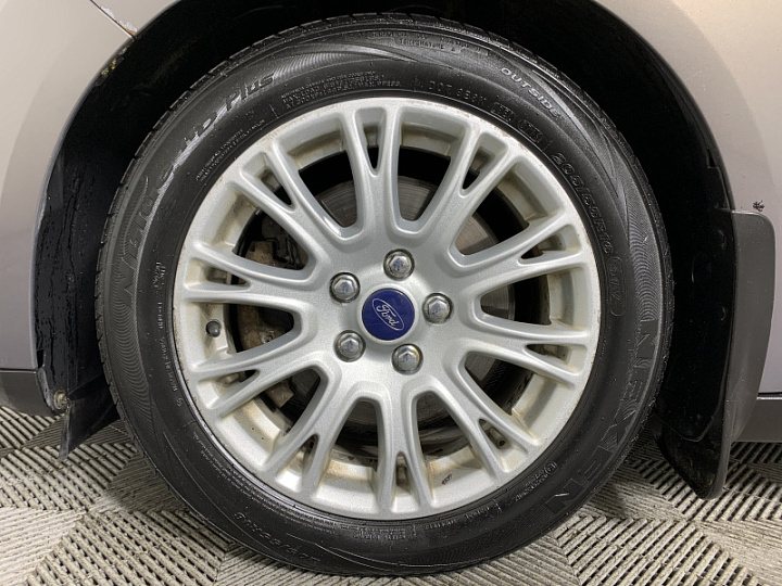 FORD Focus 2, 2013 года, Робот, Серо-коричневый