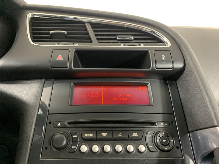 PEUGEOT 3008 1.6, 2012 года, Механика, ЧЕРНЫЙ