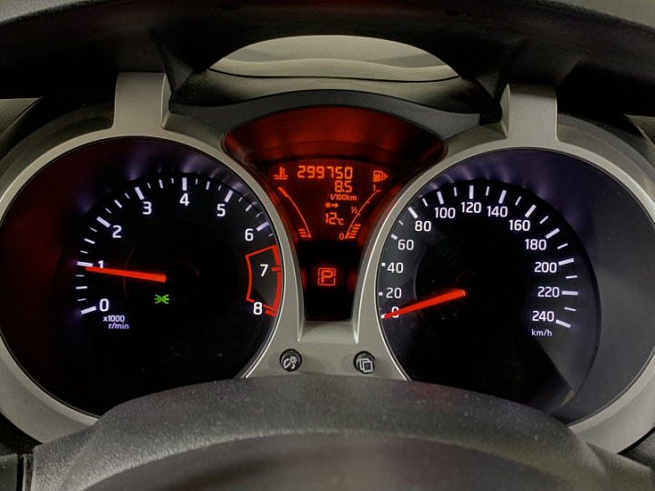 Nissan Juke 1.6, 2012 года, Вариатор, Темно-Коричневый