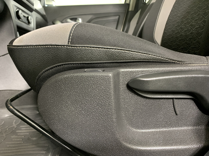 Lada XRAY 1.8, 2017 года, Робот, Серо-бежевый