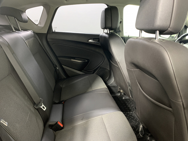 OPEL Astra 1.6, 2011 года, Автоматическая, БЕЖЕВЫЙ