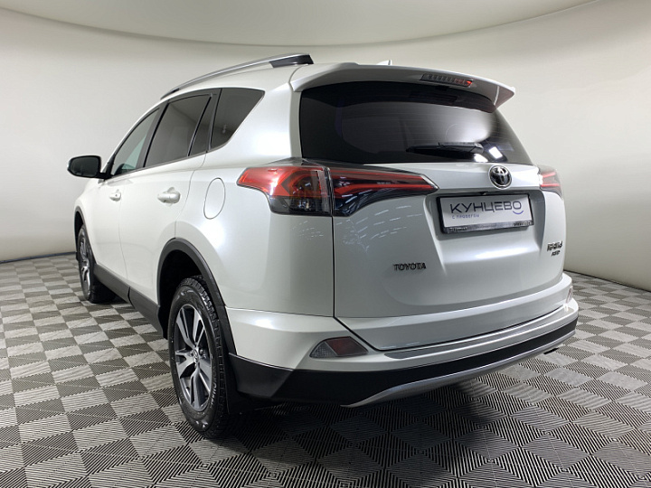 TOYOTA RAV4 2.2, 2018 года, Автоматическая, БЕЛЫЙ