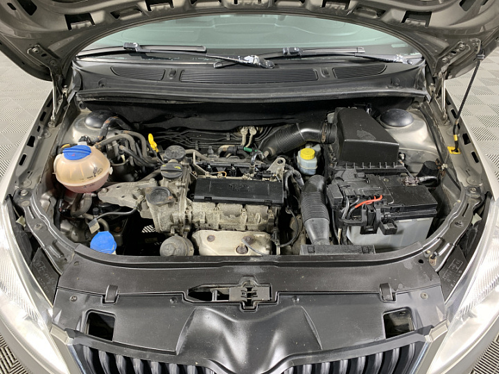 SKODA Fabia 1.2, 2014 года, Механика, БЕЖЕВЫЙ