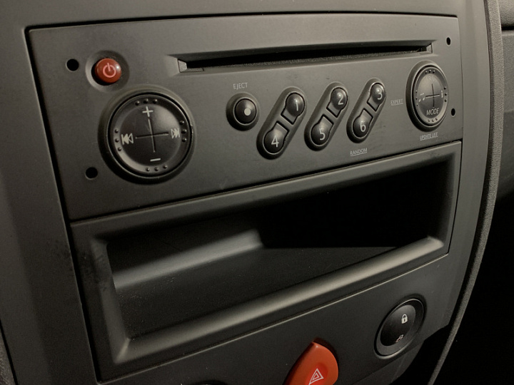 RENAULT Megane 1.6, 2005 года, Механика, Серо-бежевый