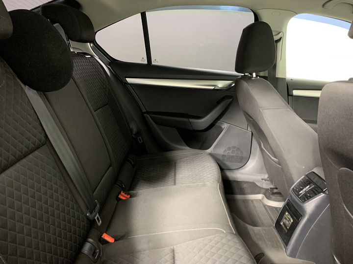 SKODA Octavia 1.6, 2016 года, Автоматическая, ТЕМНО-СЕРЫЙ