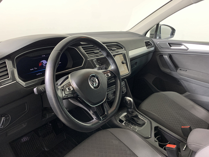 VOLKSWAGEN Tiguan 1.4, 2017 года, Робот, Серебристый