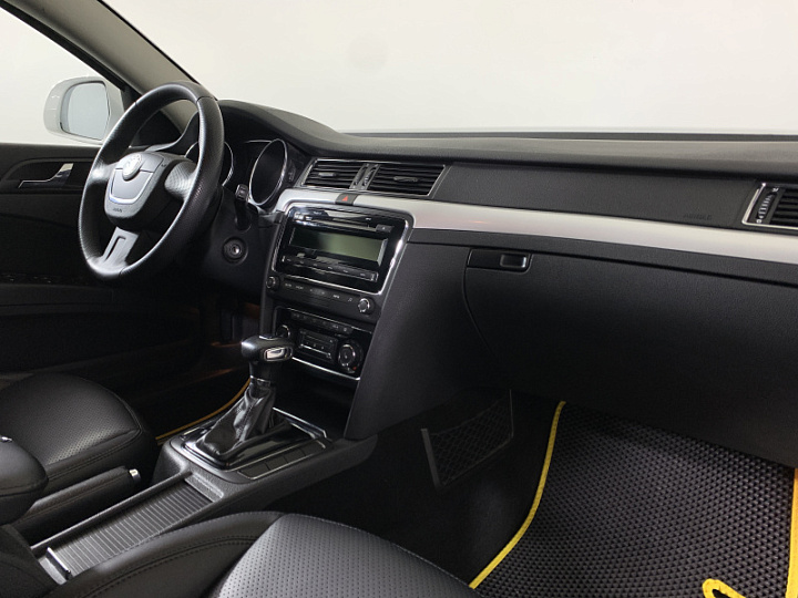 SKODA Superb 1.8, 2012 года, Автоматическая, БЕЛЫЙ