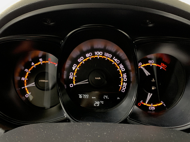 Lada Vesta 1.6, 2020 года, Механика, СЕРЫЙ
