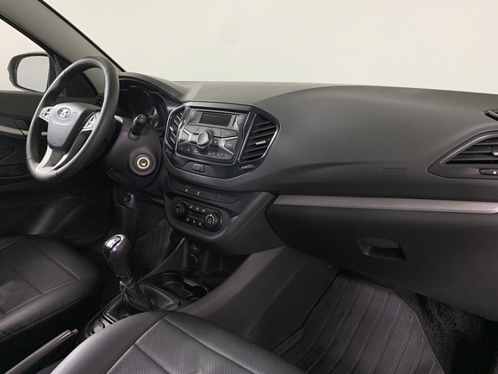 Lada Vesta 1.6, 2018 года, Механика, ЧЕРНЫЙ