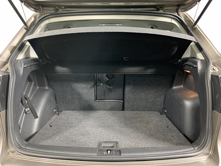 VOLKSWAGEN Golf Plus 1.6, 2011 года, Механика, Серо-коричневый