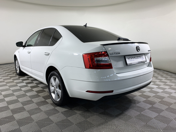 SKODA Octavia 1.8, 2019 года, Робот, БЕЛЫЙ
