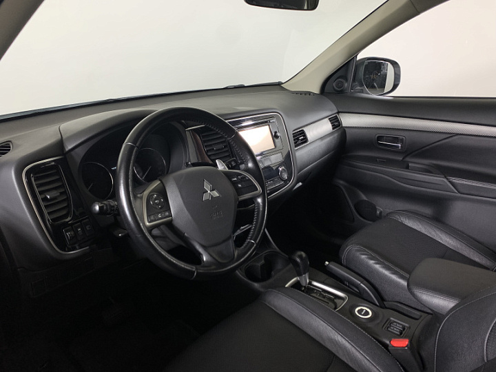 Mitsubishi Outlander 2.4, 2014 года, Вариатор, Белый