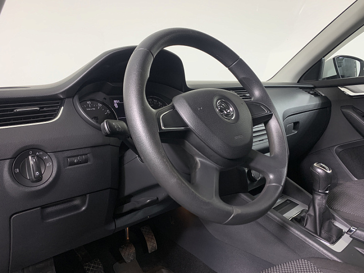 SKODA Octavia 1.2, 2014 года, Механика, БЕЛЫЙ