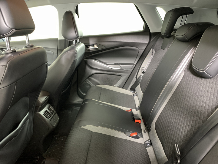 Opel Grandland X 1.6, 2018 года, Автоматическая, ЧЕРНЫЙ