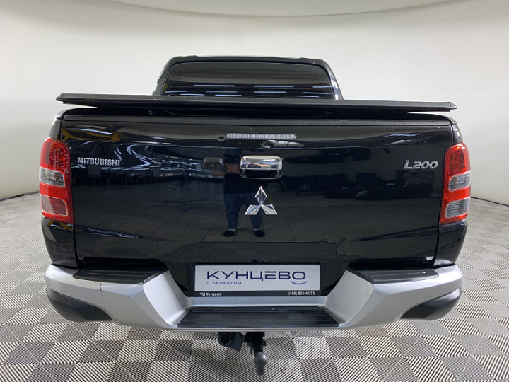 MITSUBISHI L200 2.4, 2018 года, Автоматическая, ЧЕРНЫЙ