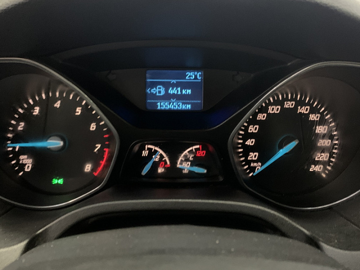 Ford Focus 1.6, 2014 года, Механика, Серебристый