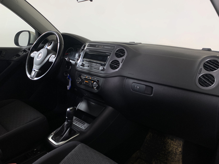 Volkswagen Tiguan 2, 2012 года, Автоматическая, Серебристый