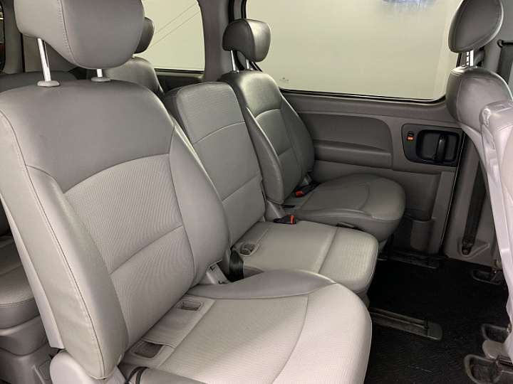 HYUNDAI Grand Starex 2.5, 2011 года, Автоматическая, СЕРЫЙ