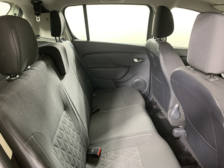 RENAULT Sandero Stepway 1.6, 2015 года, Автоматическая, БЕЖЕВЫЙ