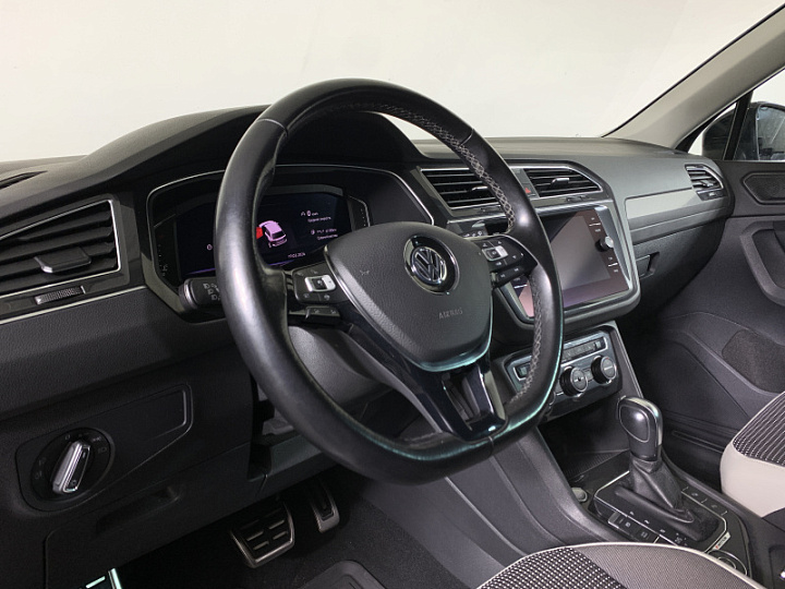 VOLKSWAGEN Tiguan 2, 2020 года, Робот, ЧЕРНЫЙ