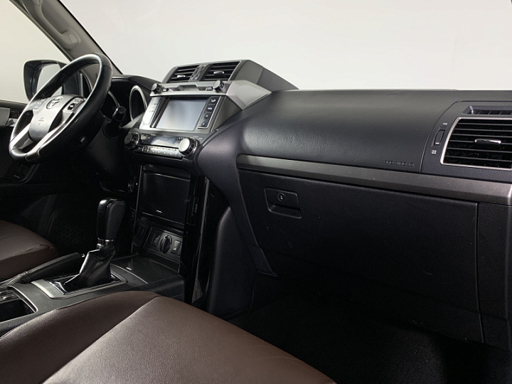 TOYOTA Land Cruiser Prado 2.8, 2017 года, Автоматическая, ЧЕРНЫЙ