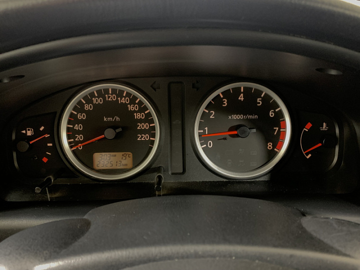 Nissan Almera 1.5, 2005 года, Механика, Черный