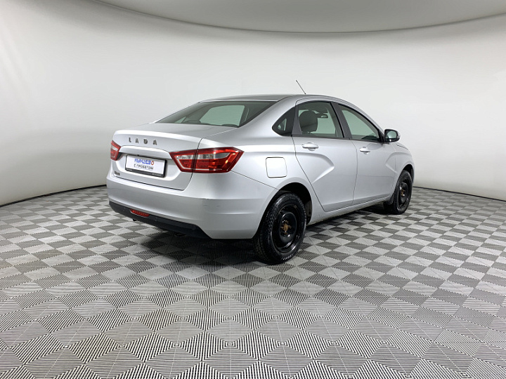 Lada Vesta 1.6, 2018 года, Механика, Серебристый