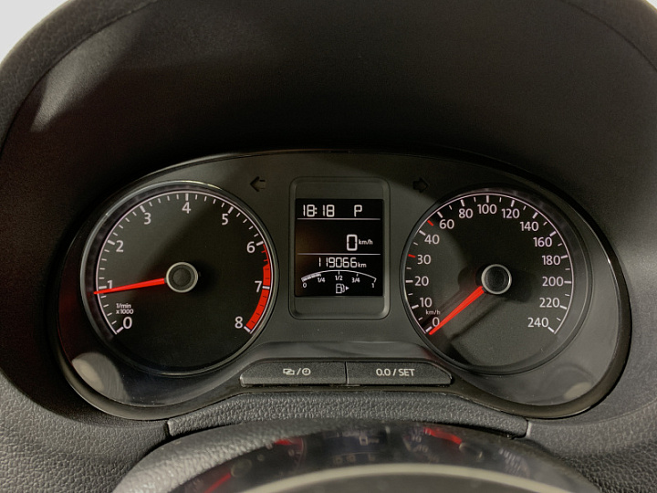 VOLKSWAGEN Polo 1.6, 2019 года, Автоматическая, ЧЕРНЫЙ