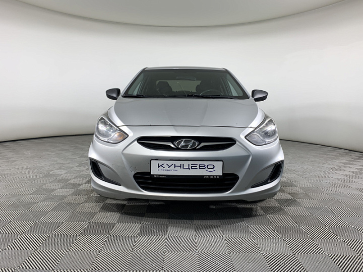 HYUNDAI Solaris 1.6, 2013 года, Автоматическая, Серебристый