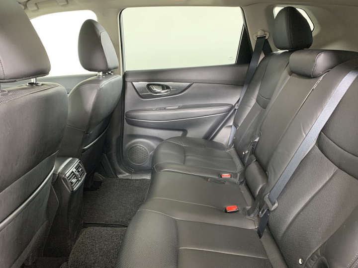 NISSAN X-Trail 2.5, 2016 года, Вариатор, БЕЛЫЙ