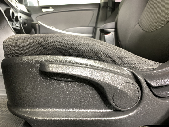 HYUNDAI Solaris 1.6, 2012 года, Автоматическая, ЧЕРНЫЙ