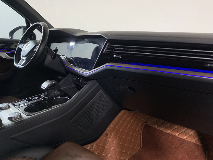 VOLKSWAGEN Touareg 3, 2019 года, Автоматическая, КОРИЧНЕВЫЙ