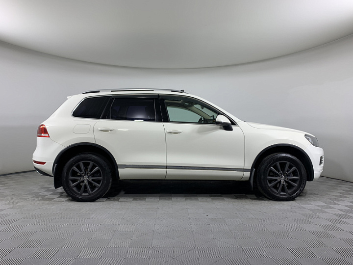 VOLKSWAGEN Touareg 3.6, 2011 года, Автоматическая, БЕЛЫЙ