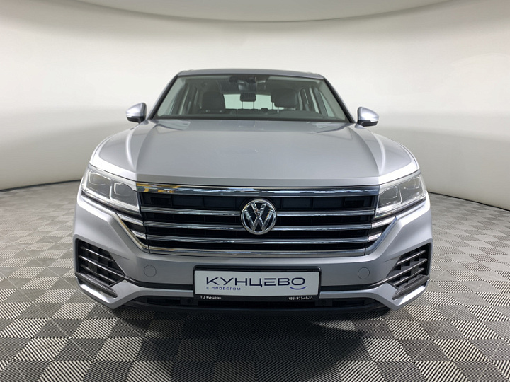 VOLKSWAGEN Touareg 3, 2018 года, Автоматическая, Серебристый