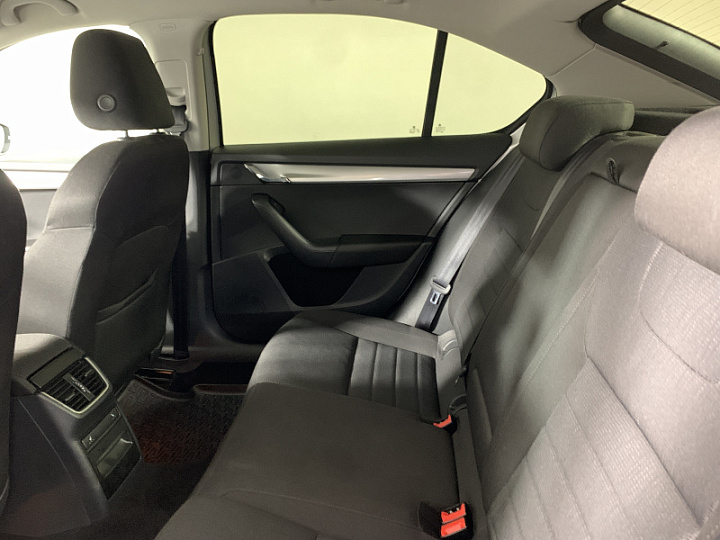 SKODA Octavia 1.4, 2014 года, Робот, Серебристый