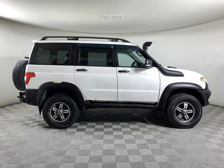 УАЗ Patriot 2.7, 2016 года, Механика, БЕЛЫЙ