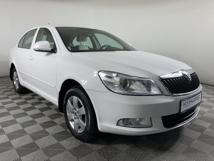 SKODA Octavia 1.6, 2011 года, Автоматическая, БЕЛЫЙ