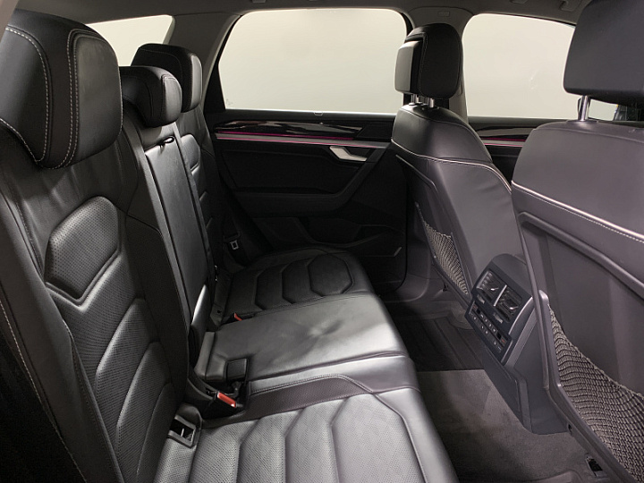 VOLKSWAGEN Touareg 2, 2019 года, Автоматическая, СЕРЫЙ