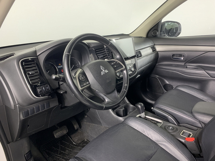 MITSUBISHI Outlander 2, 2013 года, Вариатор, БЕЛЫЙ