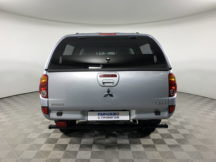 MITSUBISHI L200 2.5, 2010 года, Механика, СЕРЫЙ