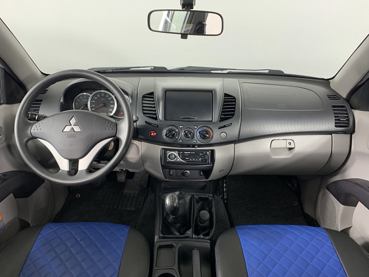 MITSUBISHI L200 2.5, 2010 года, Механика, СЕРЫЙ