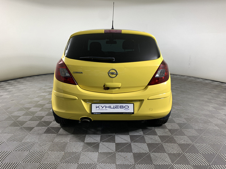 Opel Corsa 1.4, 2013 года, Автоматическая, желтый