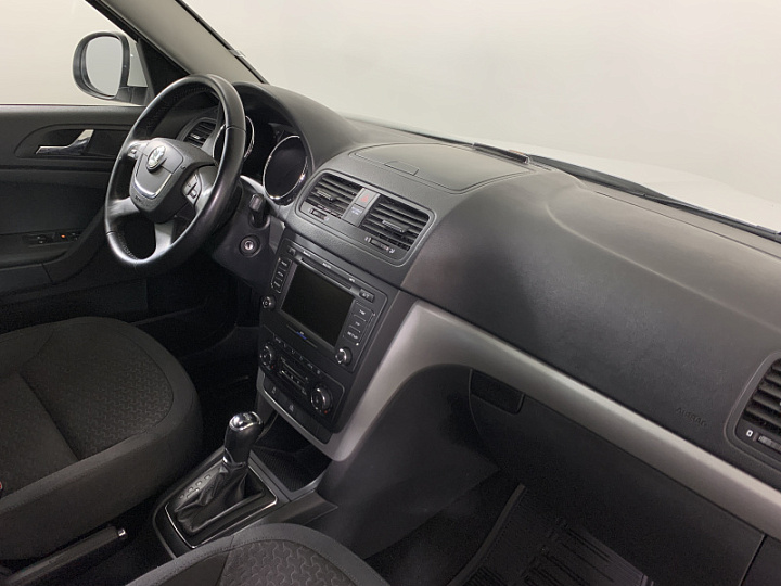 SKODA Yeti 1.8, 2013 года, Робот, БЕЛЫЙ