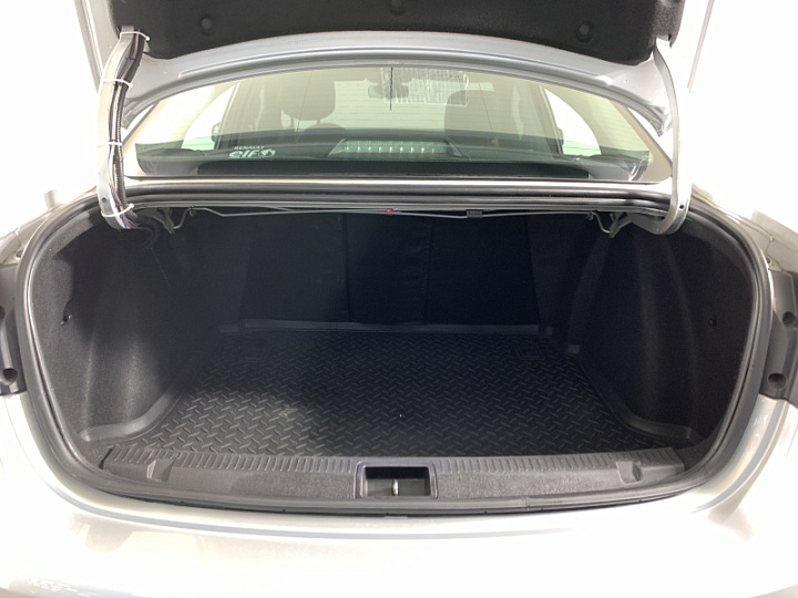 RENAULT Fluence 1.6, 2012 года, Механика, Серебристо-желтый