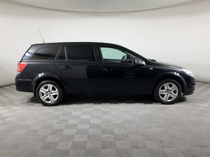Opel Astra 1.6, 2012 года, Механика, Черный