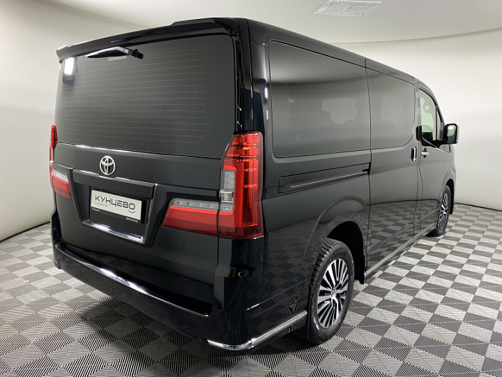TOYOTA HiAce 2.8, 2020 года, Автоматическая, ЧЕРНЫЙ