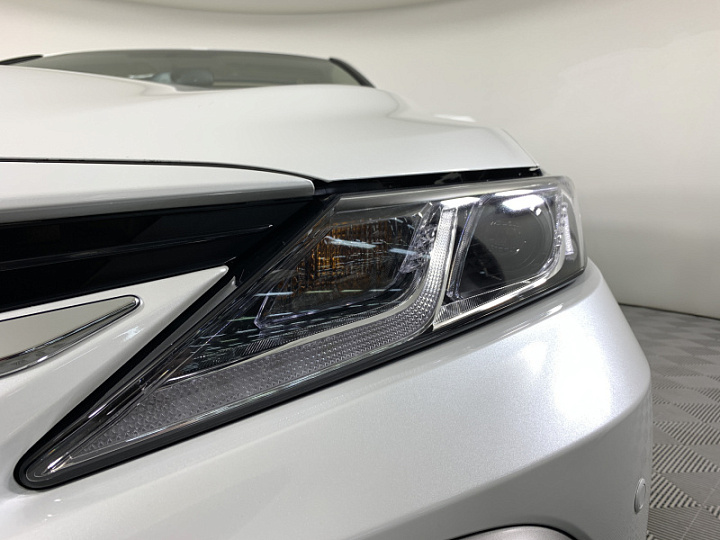 TOYOTA Camry 2.5, 2022 года, Автоматическая, БЕЛЫЙ