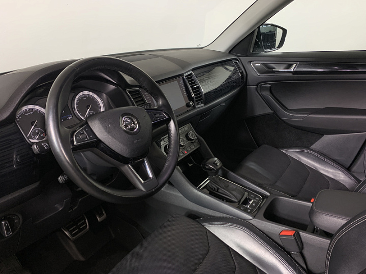 SKODA Kodiaq 2, 2018 года, Робот, ЧЕРНЫЙ