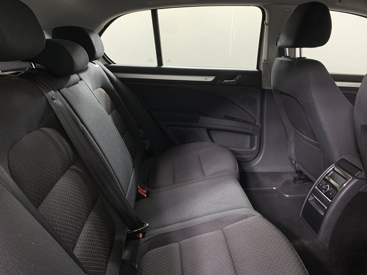 Skoda Superb 1.8, 2015 года, Автоматическая, Белый