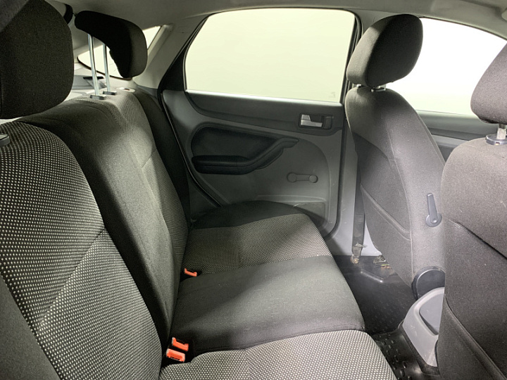 FORD Focus 1.6, 2010 года, Механика, Серебристый